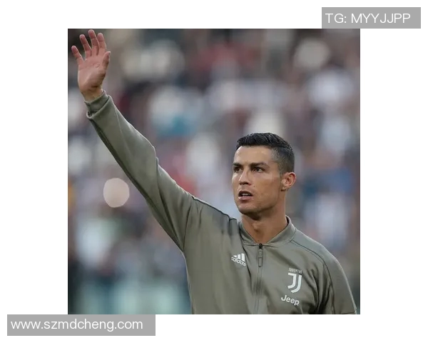 哪个足球明星在场上撩头发引发球迷热议成为时尚潮流的代言人