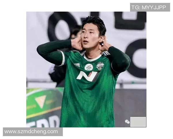 足球明星意外走光瞬间曝光引发热议网友热情讨论背后的故事与影响 足球明星意外走光瞬间曝光引发热议网友热情讨论背后的故事与影响