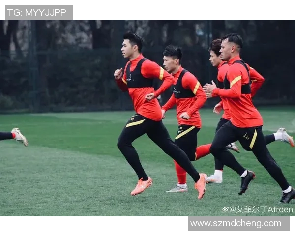 香港足球明星拉拉队热力四射为球队加油助威展现青春活力与团结精神 香港足球明星拉拉队热力四射为球队加油助威展现青春活力与团结精神