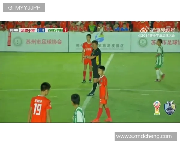 足球明星与拉拉队的激情碰撞展现运动魅力与青春活力 足球明星与拉拉队的激情碰撞展现运动魅力与青春活力